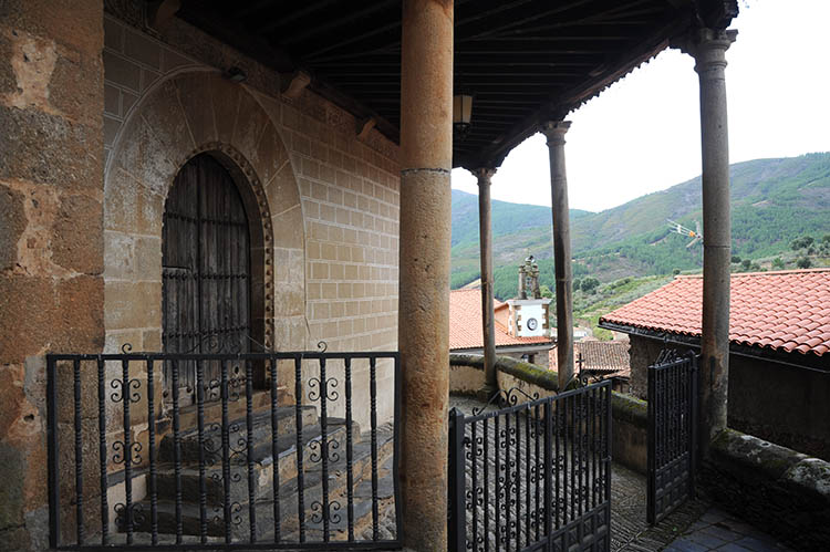 iglesia de Robledillo de Gata